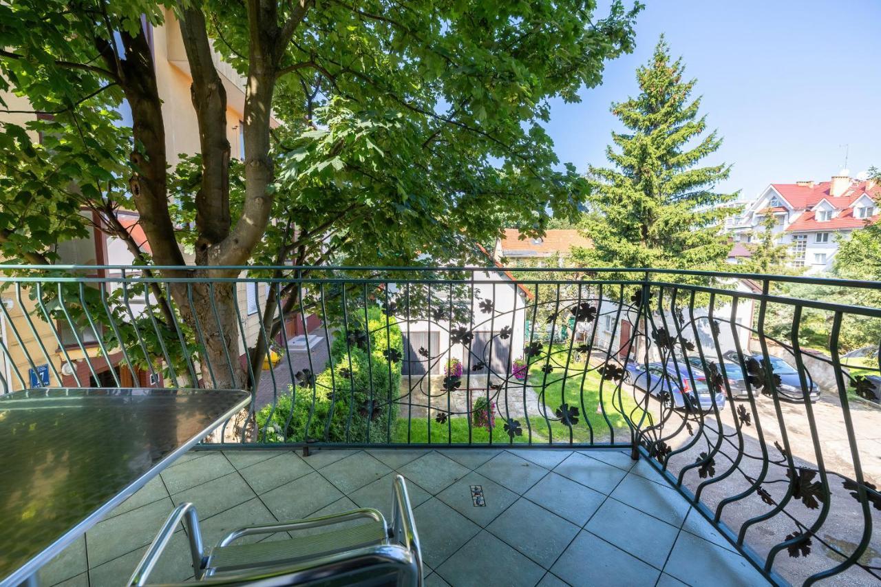 Bright & Spacious Family Apartment In Miedzyzdroje With Parking And 3 Balconies By Noclegi Renters Kültér fotó