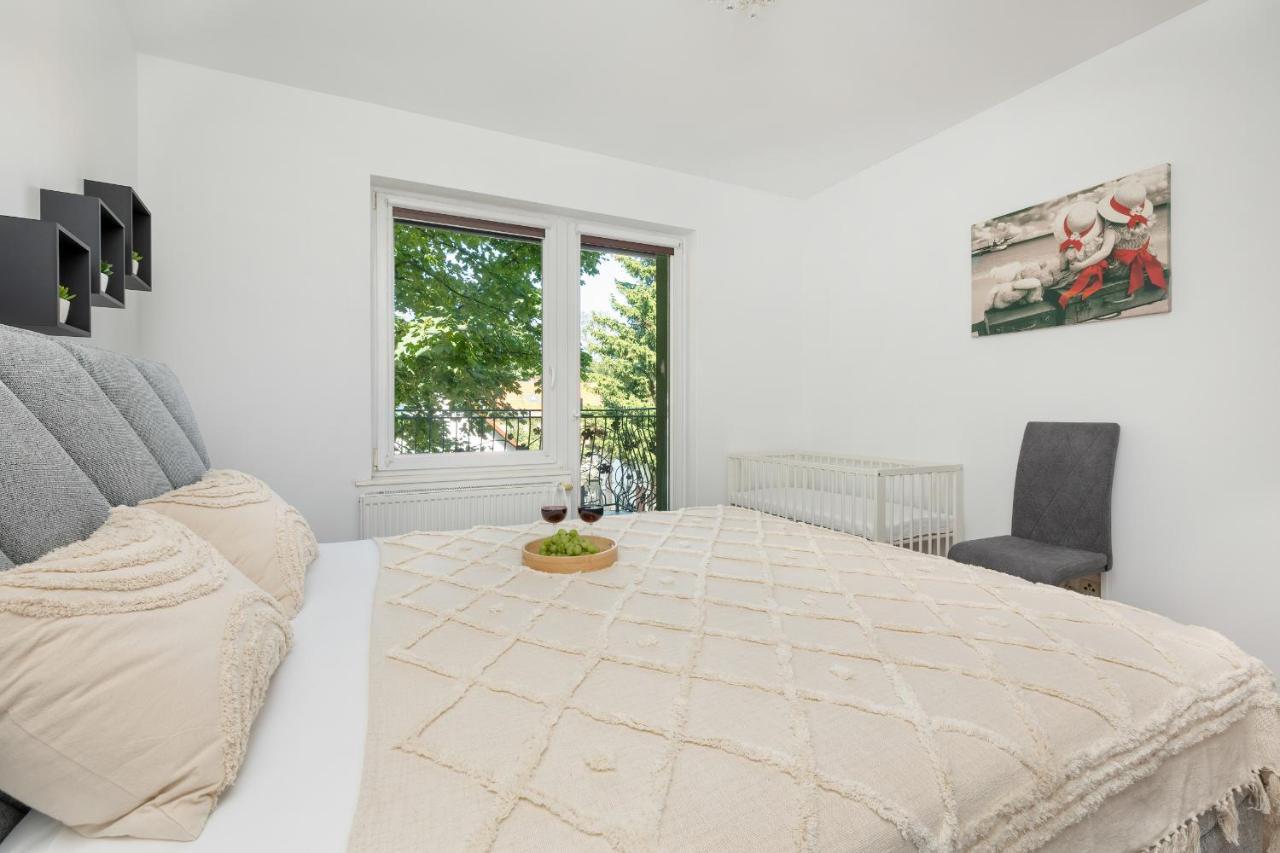 Bright & Spacious Family Apartment In Miedzyzdroje With Parking And 3 Balconies By Noclegi Renters Kültér fotó
