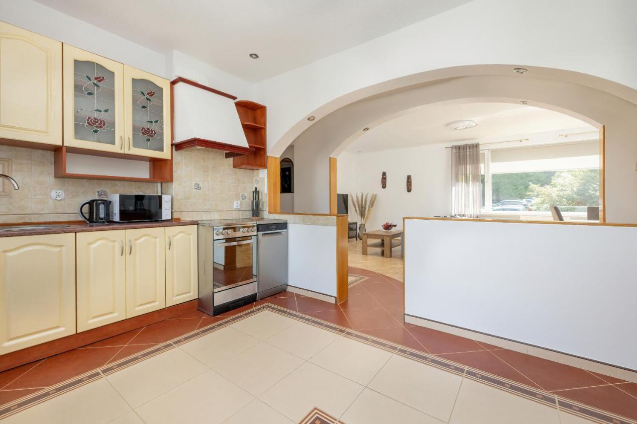 Bright & Spacious Family Apartment In Miedzyzdroje With Parking And 3 Balconies By Noclegi Renters Kültér fotó